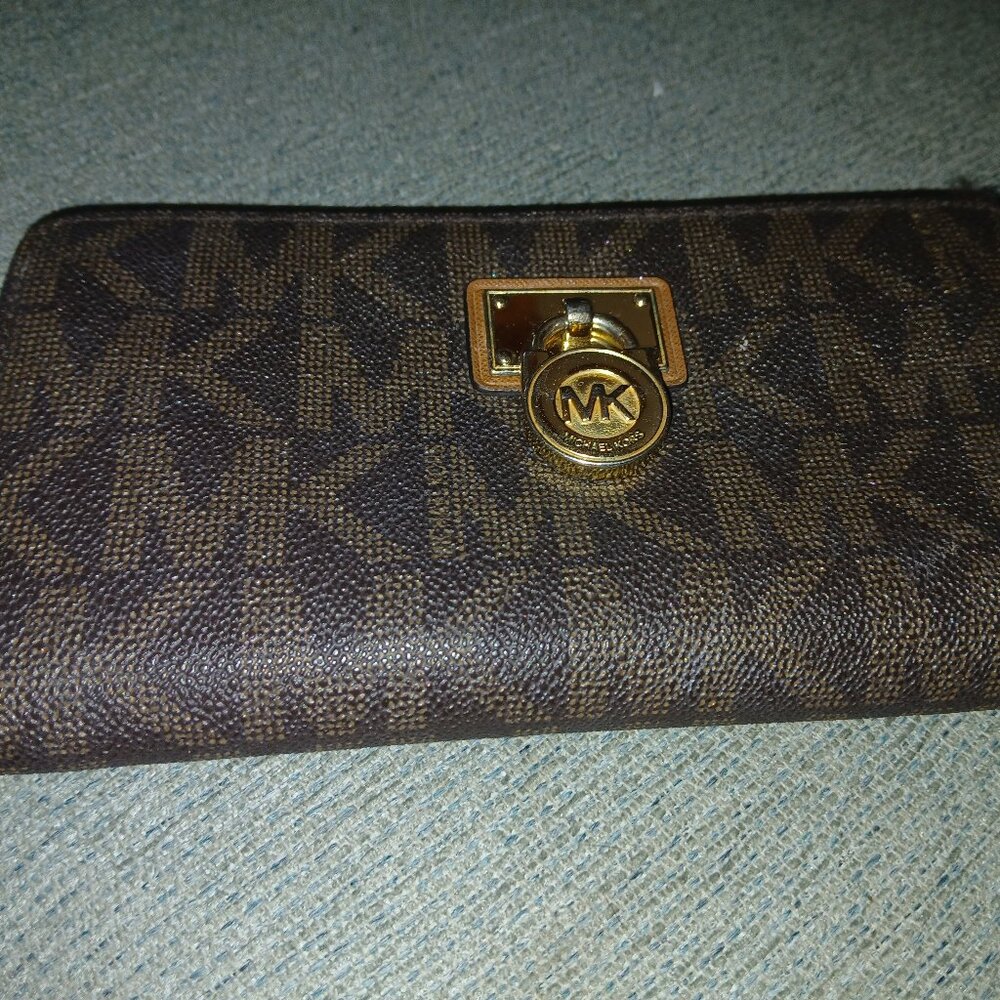 Michael Kors wallet